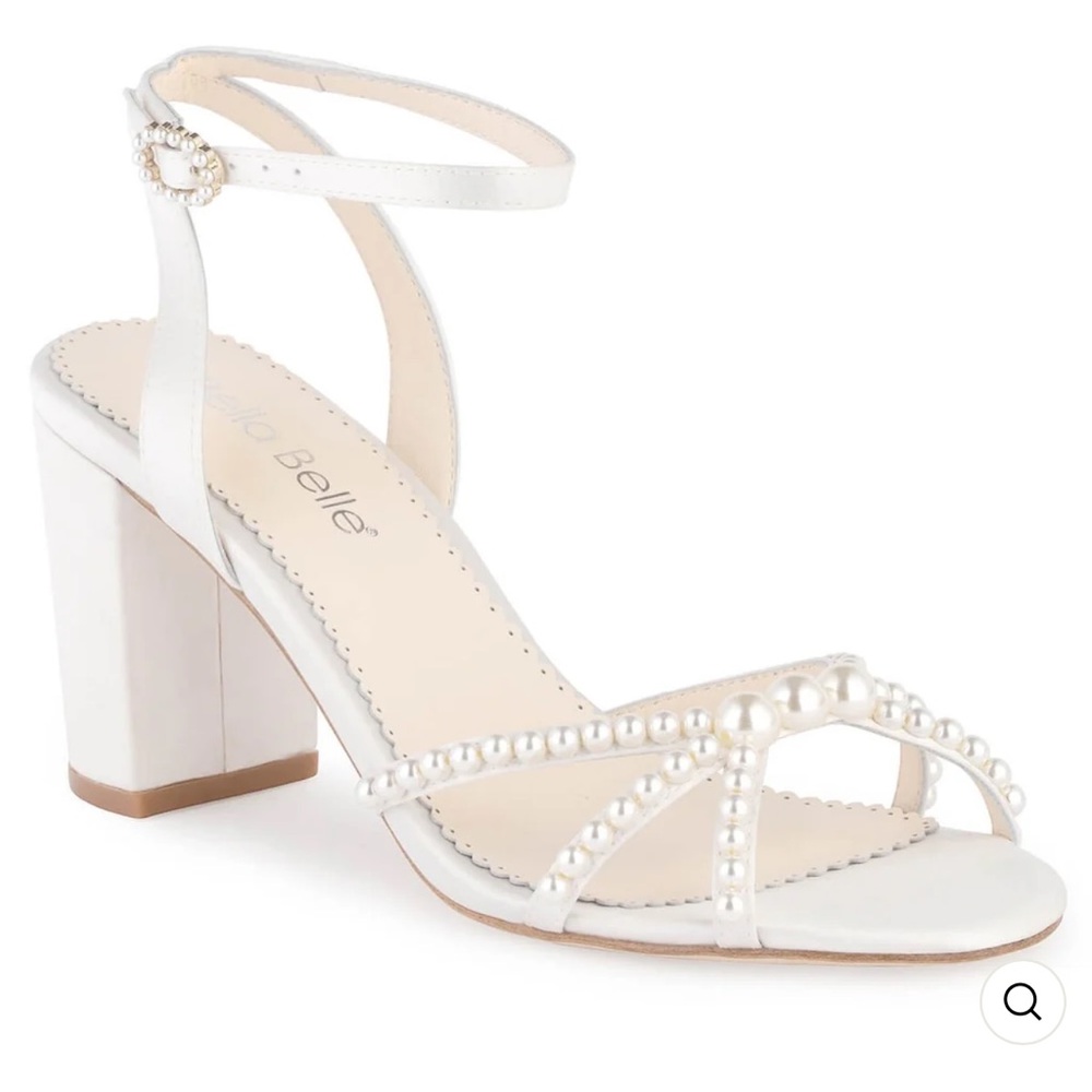 Size 11 Bella Belle White Pearl Strap Block Heel Sandals